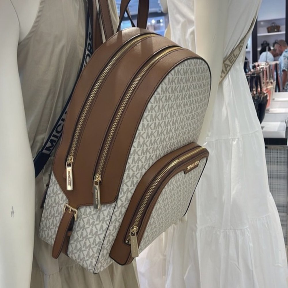 Michael Kors Jaycee Large Zip Pocket Backpack Vanilla - Picture 2 of 16